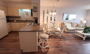 Kitchen & Dining Area
