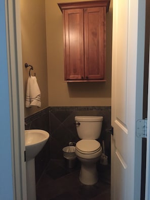 2nd floor powder room