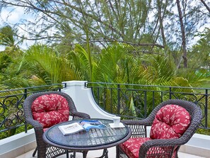 The Falls #10 is walking distance from some of the best beaches and set within a private Sandy Lane neighborhood