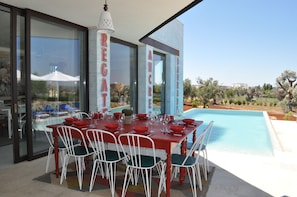 Outdoor dining