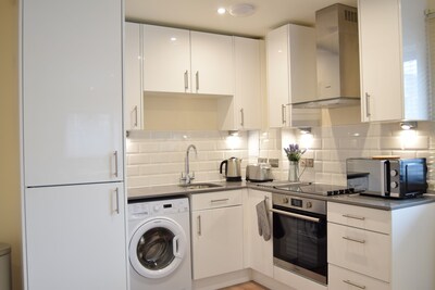 Newly refurbished, Greater London. Apartment 5