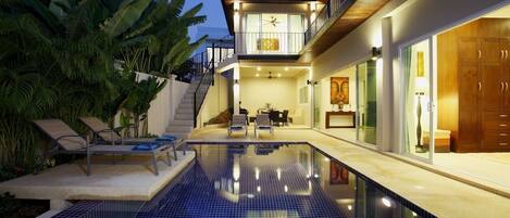 Topaz Villa, spacious villa sleeping 10 guests in 5 double bedrooms