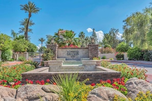 Front entrance to The Scottsdale Bay Club