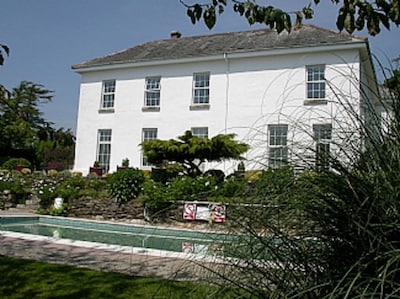 Epphaven Apartment With Outdoor Pool And Gardens In Historic Mansion House