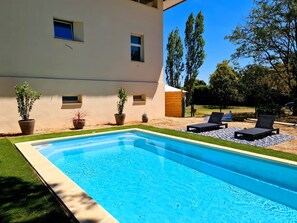 Piscine clôturée