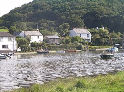 Fowey Apartment With Outdoor Pool And Gardens In Historic Mansion House