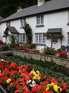 Fowey Apartment With Outdoor Pool And Gardens In Historic Mansion House