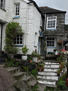 Fowey Apartment With Outdoor Pool And Gardens In Historic Mansion House