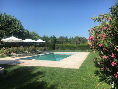 House 3 bedrooms 2 minutes from Uzes - calm on 4500 m² park and garden