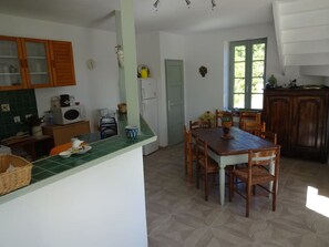 cuisine ouverte sur salle à manger