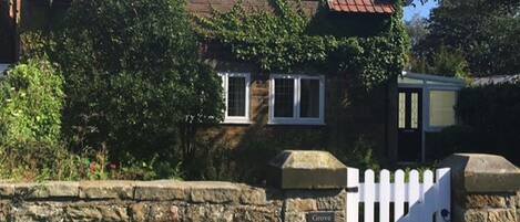 SCALBY GROVE COTTAGE A STUNNING BEAUTIFUL HOME