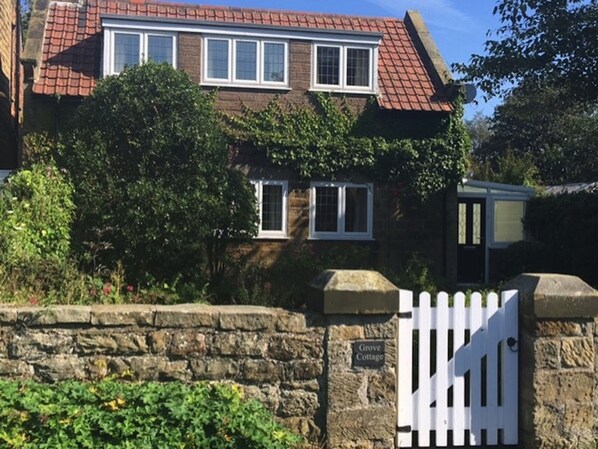 SCALBY GROVE COTTAGE A STUNNING BEAUTIFUL HOME