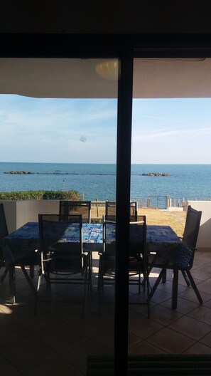 Veranda con vista mare.