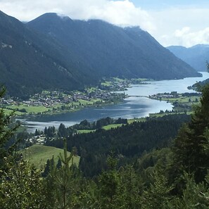 Der Weissensee mit Blick auf die Lage vom Objekt