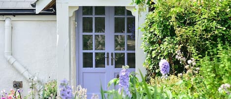 Front door of Candlelight Cottage, Totnes, Devon, UK