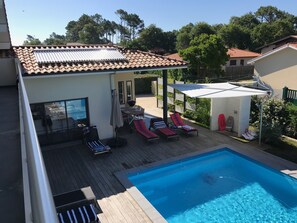 Balkon-Terrasse-Pool