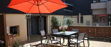 Terrasse en bois, Sud-Sud-ouest