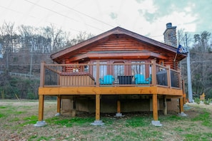 Smoky Mountain River Cabin "Dancing Waters" - Back Deck