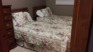 bedroom - twins