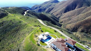 Ocean, nature and mountains all around