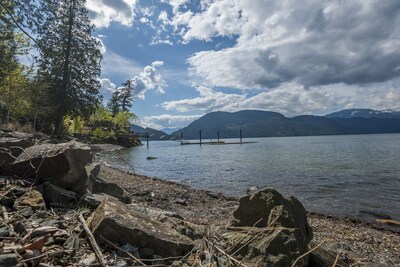 "The Lodge on Harrison Lake" (Suite #2)