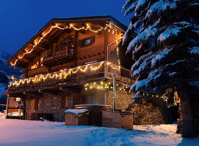 Four star luxury traditional 5 bedroom chalet with sauna & hot tub sleeps 10