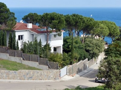 Casa PICCOLINA Villa by the sea in the Cap de Creus natural park between m