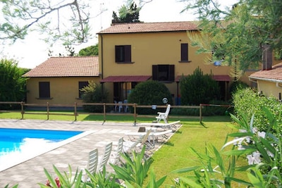Apartment2 Casa Milla wi-fi swimming pool holiday gardens for relaxing Tuscany sea