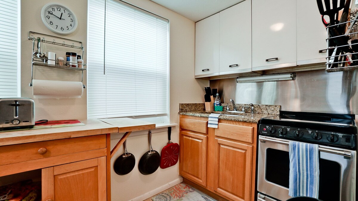 Gulf Coast Paradise ~ Bradenton Beach ~ Anna Maria Island Unit C