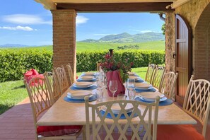 Outdoor dining