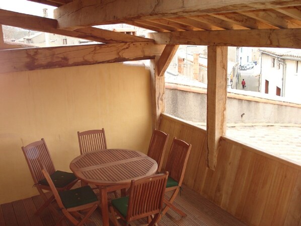 Roof top Loggia/ terrace for all year round dining outdoors.
