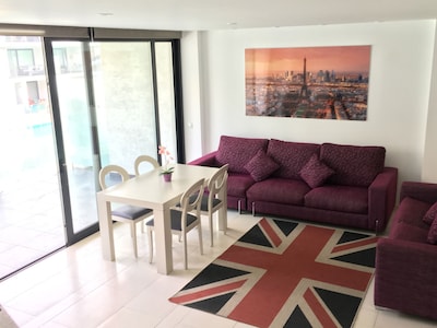 AQUA LUXURY SUITE LOS CRISTIANOS, WITH WIFI, A / C, PARKING SPACE