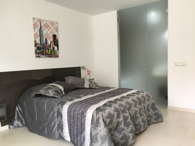 AQUA LUXURY SUITE LOS CRISTIANOS, WITH WIFI, A / C, PARKING SPACE