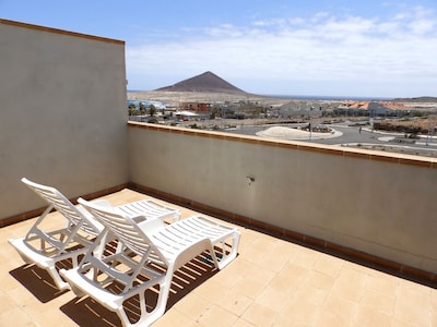 Nice 2 bedroom Apartment with terrace and wifi in el Medano