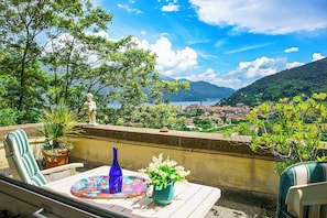 Ca. 11 m² großer Balkon mit Panoramasicht