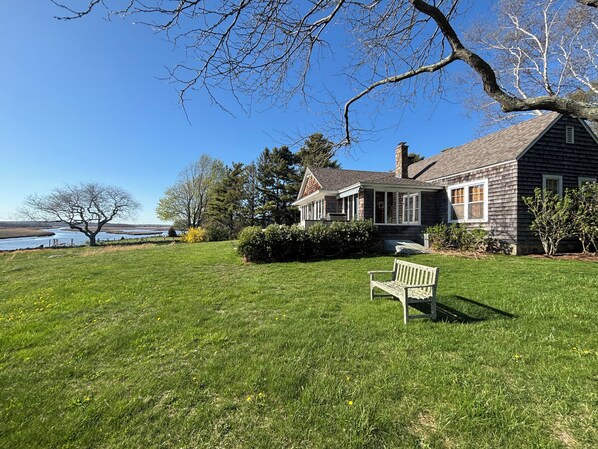 Located at the mouth of the Connecticut River 