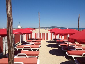 Marseillan Plage, 10 mins drive