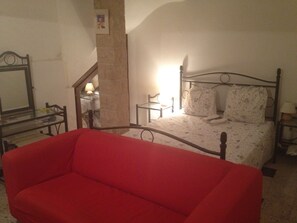 Ground Floor Bedroom/Studio