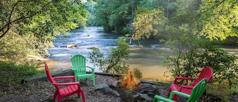 Welcome to Rushing River Lodge!