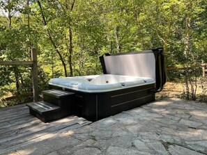 Outside Hot tub ! $50 set up fee required 