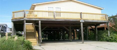 Pier house with 3 sided deck across the street from Surfside Beach!