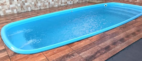 Piscina com aquecedor solar