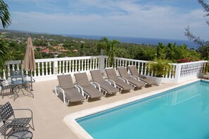 Tangerine Villa  pool with amazing ocean views