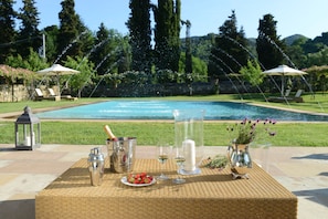 fountains in the pool