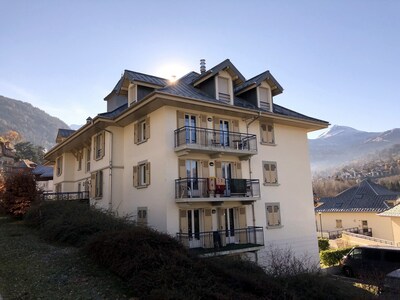 Super 3 bedroom 6 person apartment in St Gervais centre, great views & free WiFi