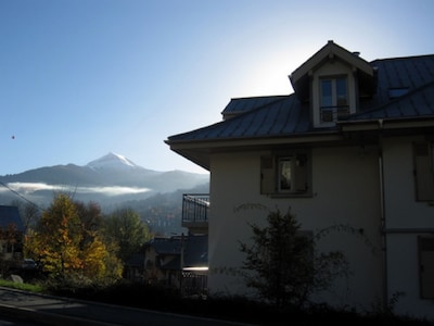 Super 3 bedroom 6 person apartment in St Gervais centre, great views & free WiFi