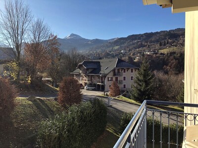 Super 3 bedroom 6 person apartment in St Gervais centre, great views & free WiFi