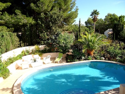 6 persons spacious villa with private pool and lots of space.