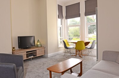 Schöne 2-Bett-Wohnung mit sanfter Rampe im Zentrum von Eastbourne