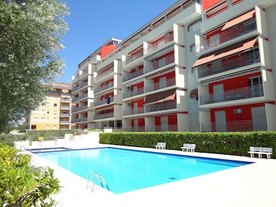 Flat with swimming pool in the city center